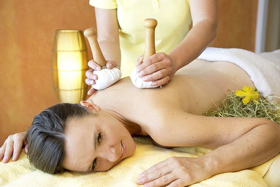 Natur-Wellness: Heustempel-Massage