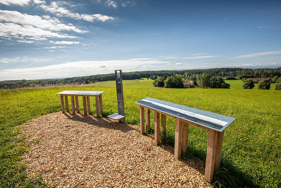 Aussichtspunkt auf dem Wachbühl mit Panoramakarten