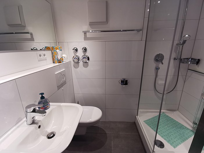 Dusche mit WC