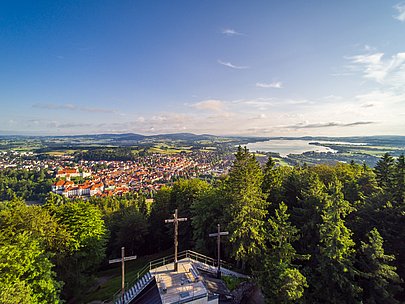 Ausblick vom Kalvarienberg auf Füssen und den Forggensee