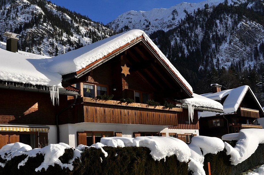 Hausbild Winter