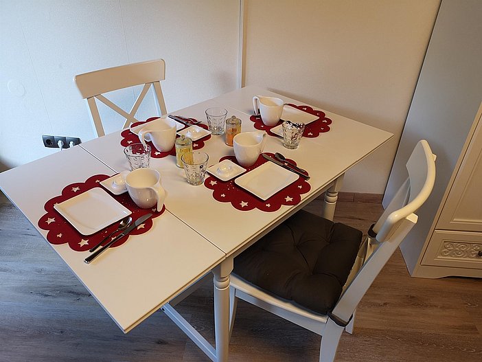 Frühstück / Abendessen für 4 Personen