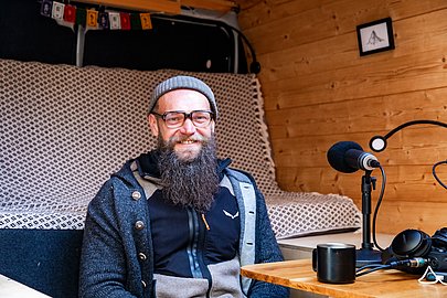 Florian Hipp im Podcast-Bus