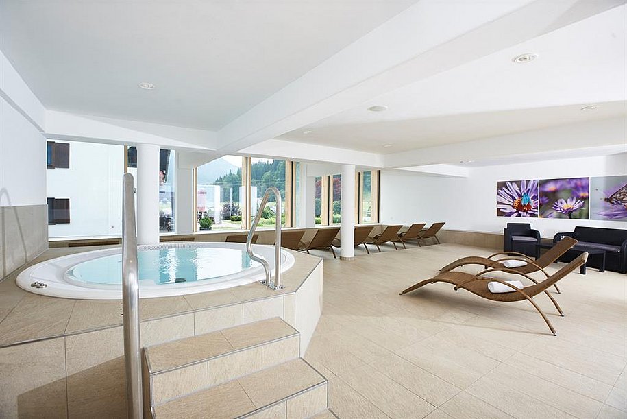 Indoor-Schwimmbad