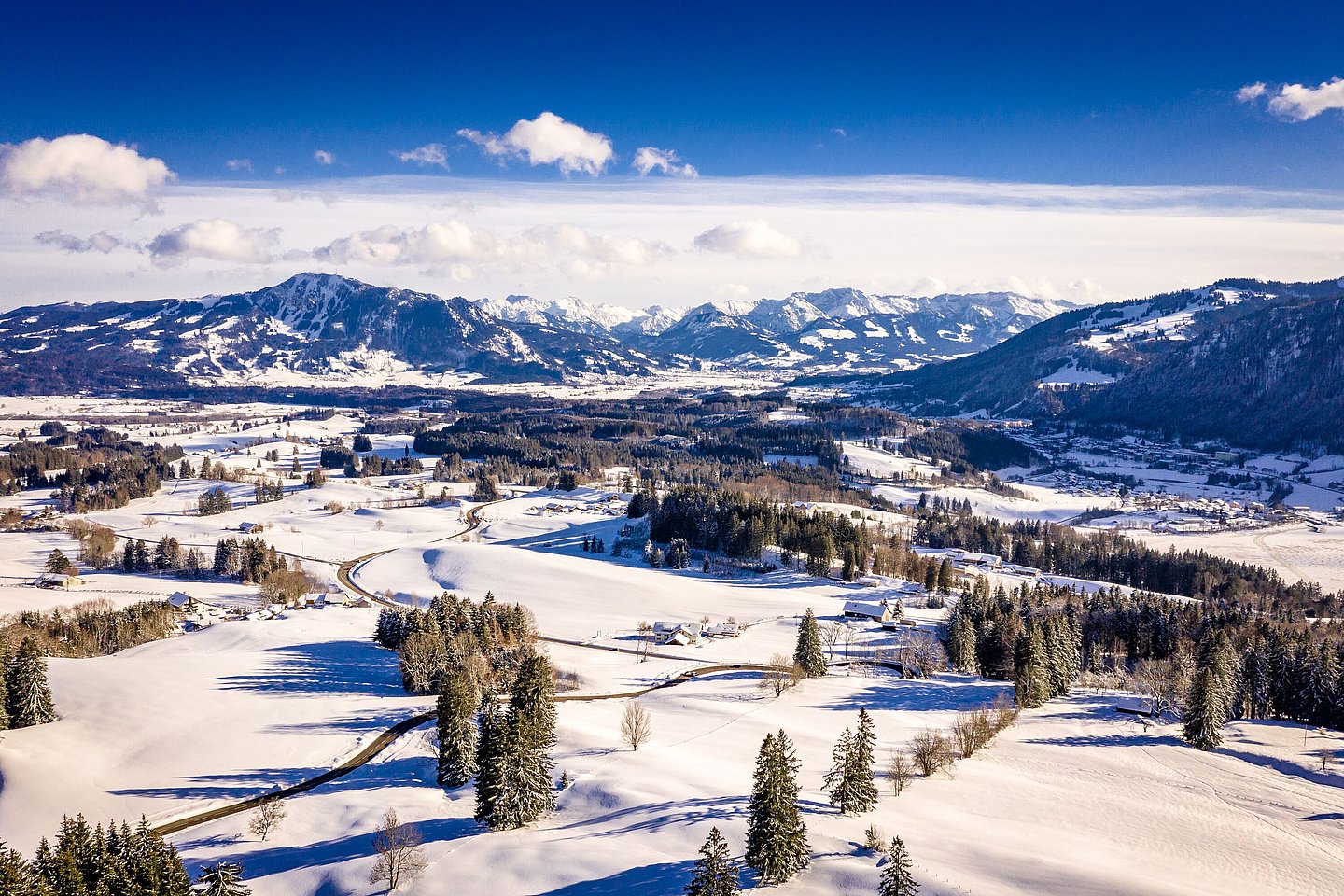 Winterlicher Blick zu den Allgäuer Alpen von Knottenried
