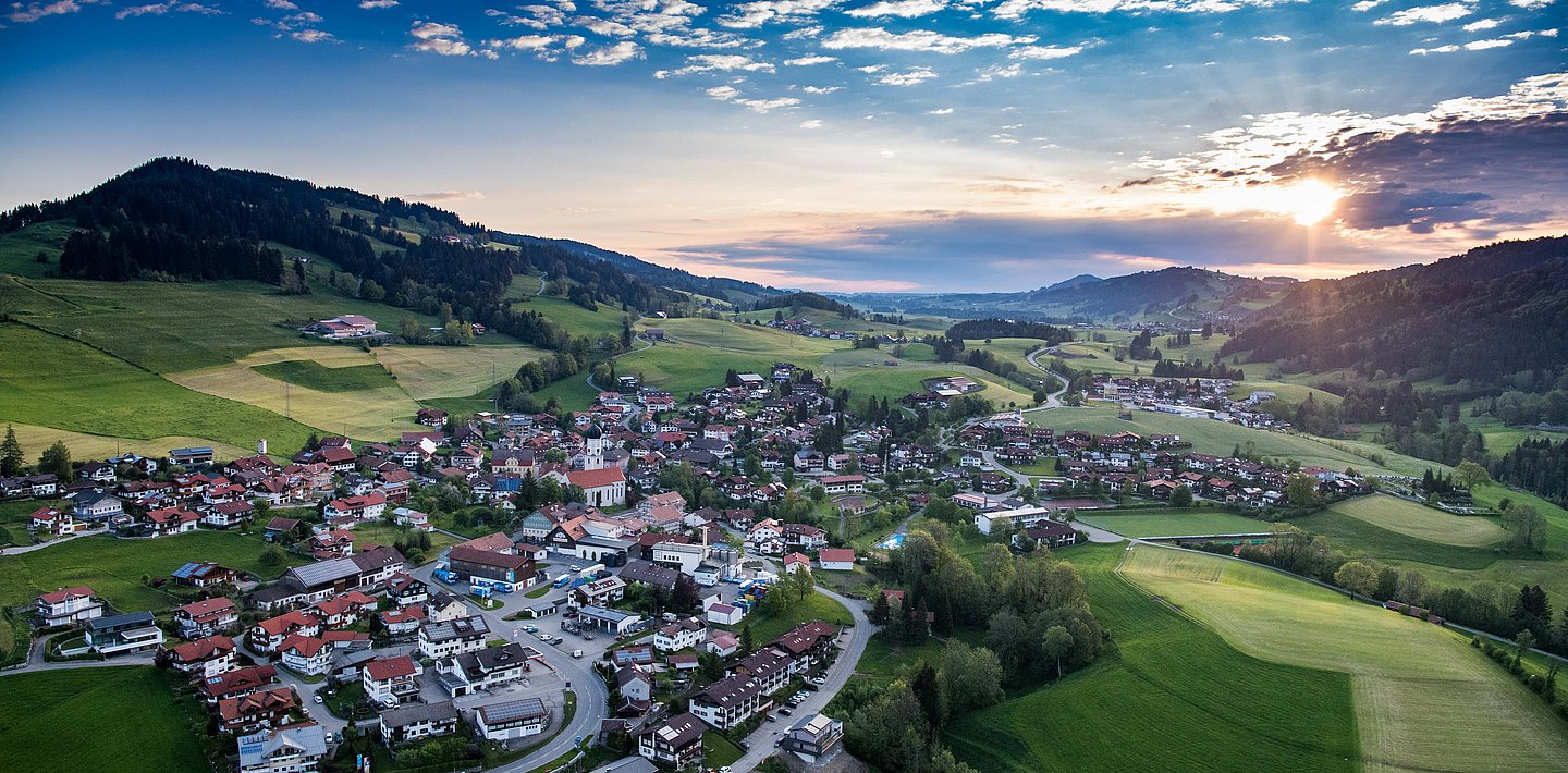 Blick über Rettenberg im Allgäu