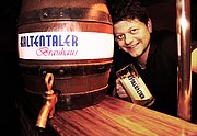 Geschäftsführer mit Starkbier