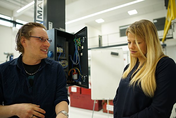 Es benötigt einen guten Lehrer für die Programmiersprache