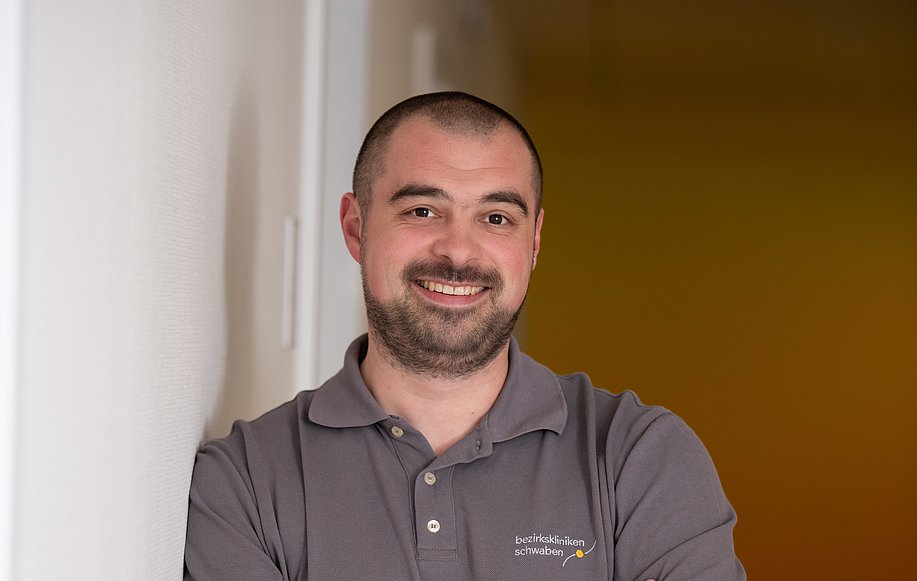Christian Lesser arbeitet als Stationsleiter im BKH Kempten