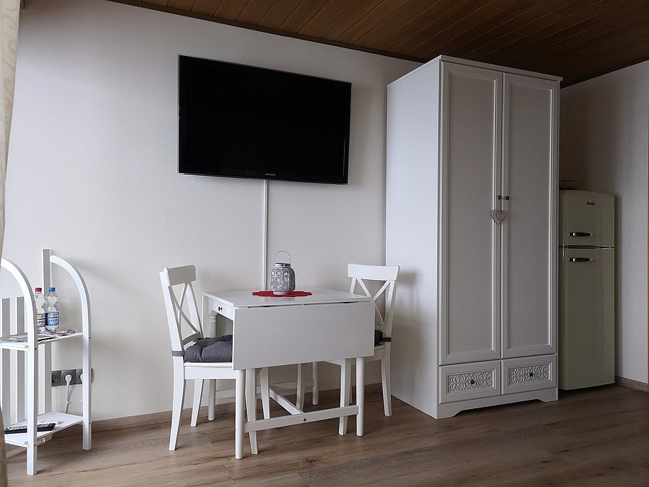 Wohnraum mit Flachbildschirm