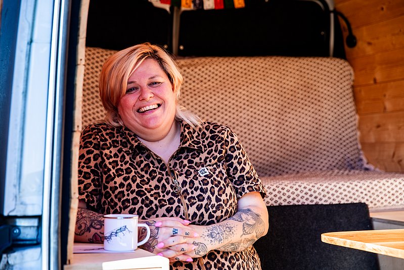 Spitzenköchin Nina Meyer im Podcast-Bus