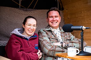 Laura und Marco vom Verein Allgäu Pride im Allgäu Podcast 