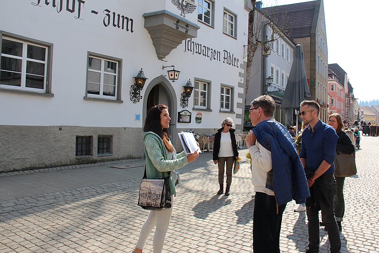 stadtfuehrung_in_der_innenstadt_von_isny