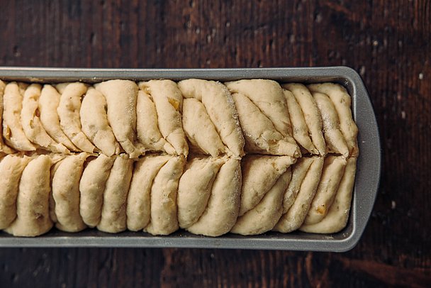 vor dem Backen muss das angeschnittene Memminger Zuckerbrot nochmal kurz ruhen