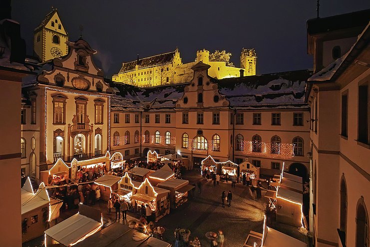 Füssener Adventsmarkt im Klosterhof St. Mang.