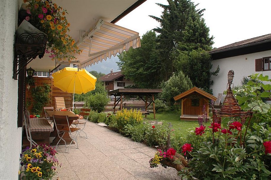 Terrasse Süden - Gästehaus Mühlegg in Fischen