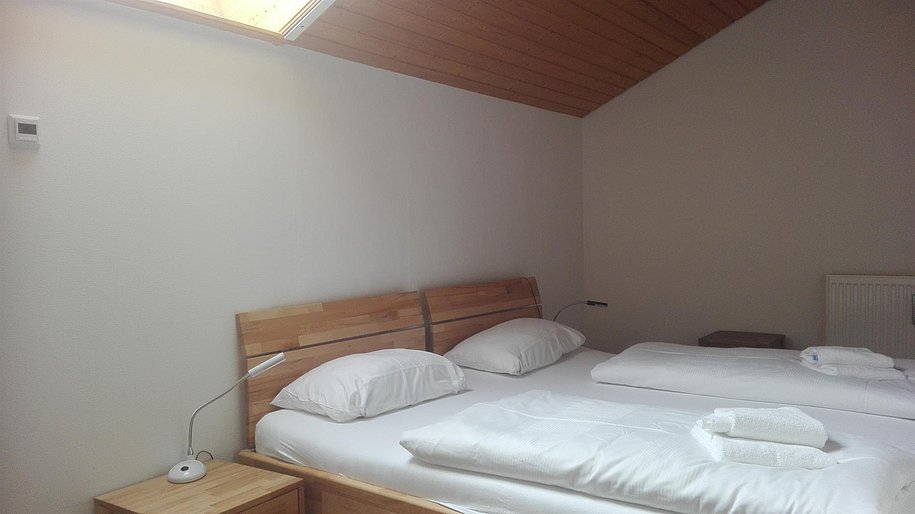 Schlafzimmer 2