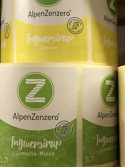 Etiketten der Sirups der Alpen Zenzero Manufaktur Etiketten der Sirups der Alpen Zenzero Manufaktur