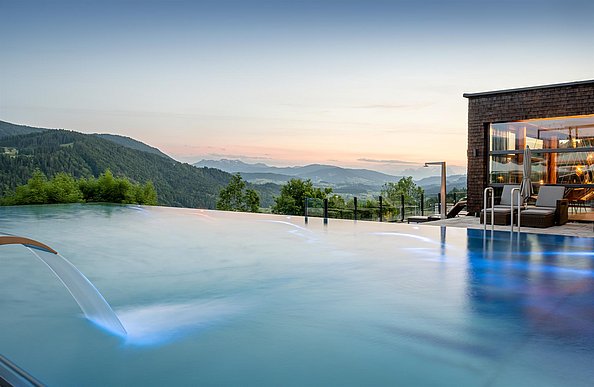 Sport-Infinity-Pool