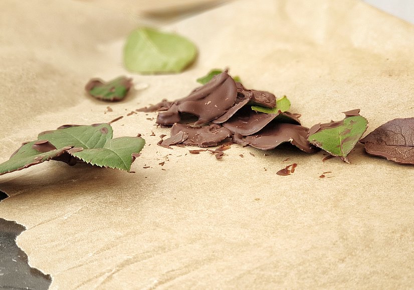 die Schokoladenblätter werden selbst hergestellt