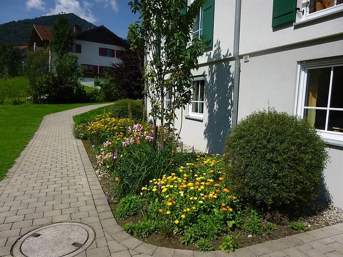 Blumenbeet Südseite