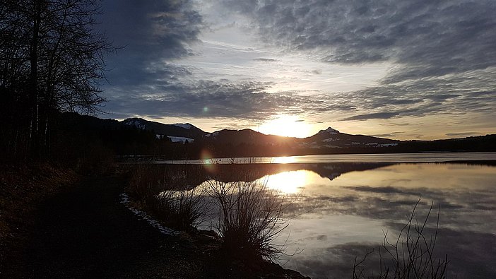 Grüntensee mit Blick auf den Berg "Grünten"