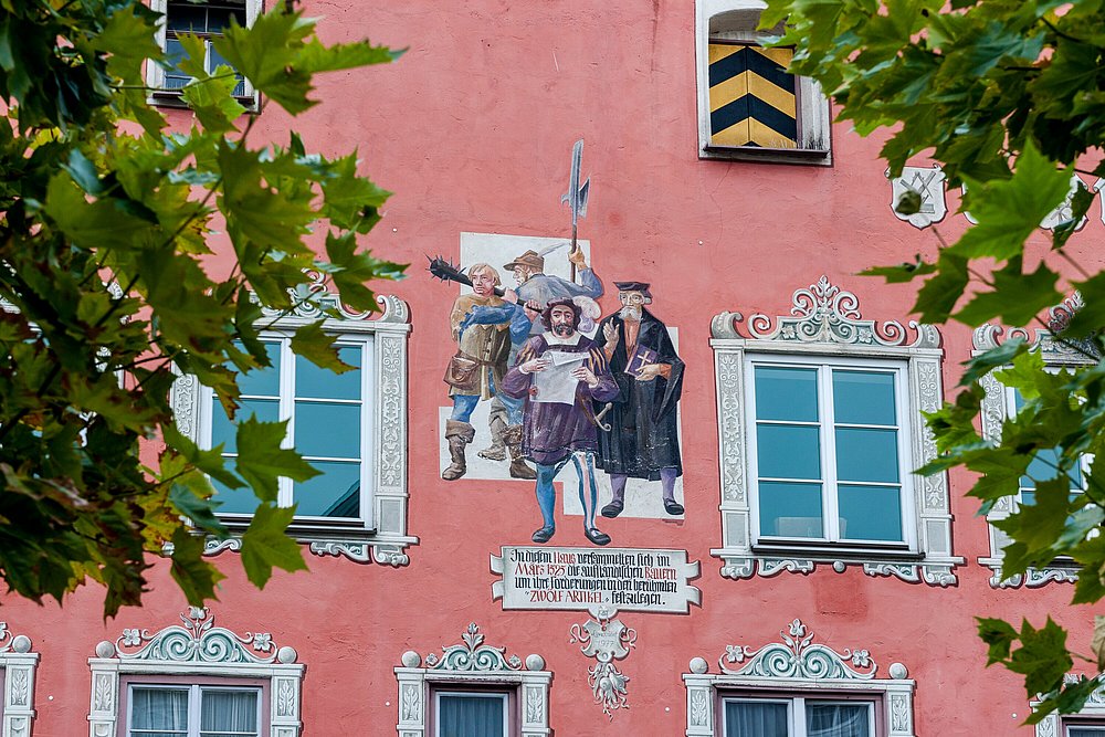 Kramerzunft in Memmingen mit Fresko der 12 Artikel