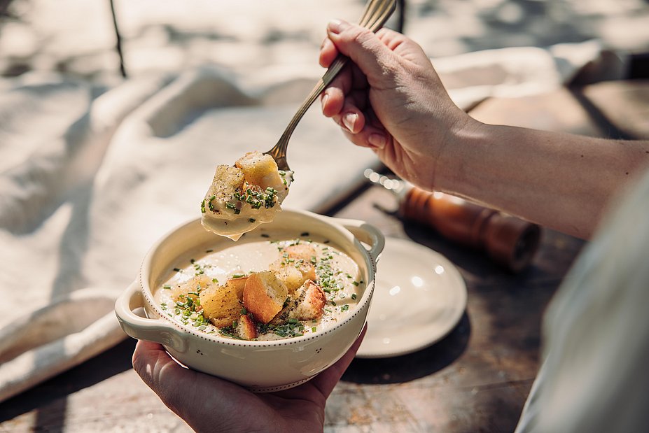 Verzehrfertige Allgäuer Käsesuppe