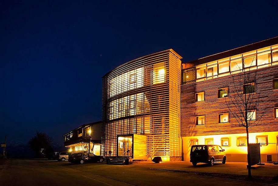 HotelKaufmann bei Nacht
