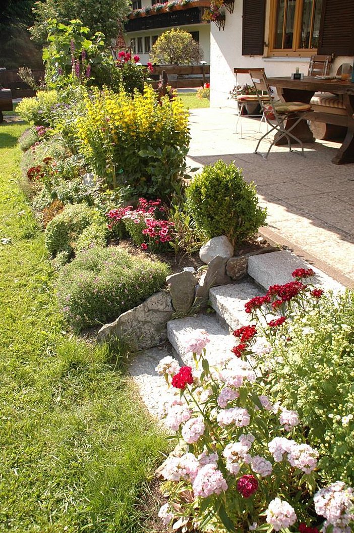 Garten am Gästehaus Mühlegg in Fischen-Weiler