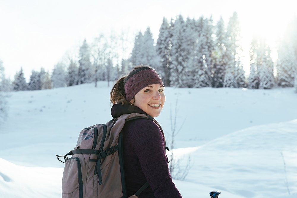 Portrait von Sarina Berchtold im Schnee