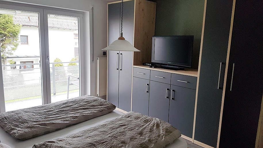 Schlafzimmer 1 OG Bild 2