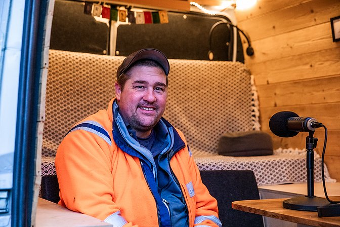 Matthias Hecht im Podcast-Bus