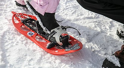 Es geht ganz leicht: Schuh einrasten...