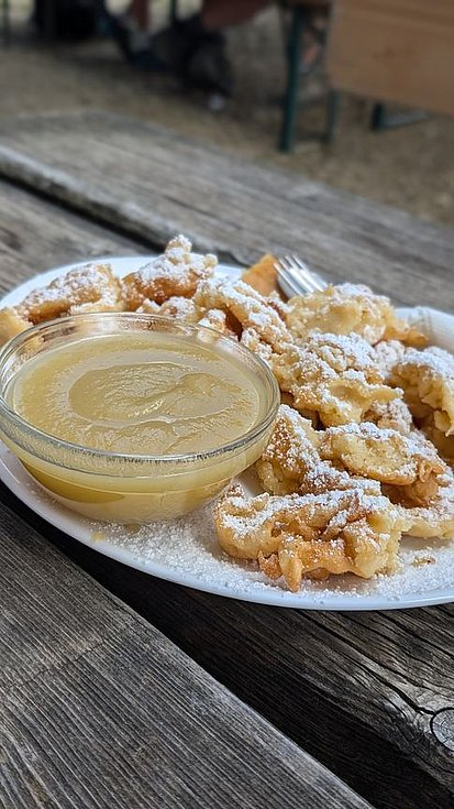 Kaiserschmarrn mit Apfelmus