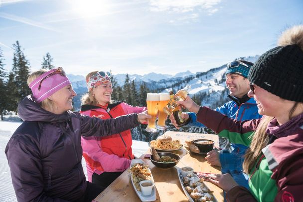Wintergenuss am Gipfel der Hörnerbahn