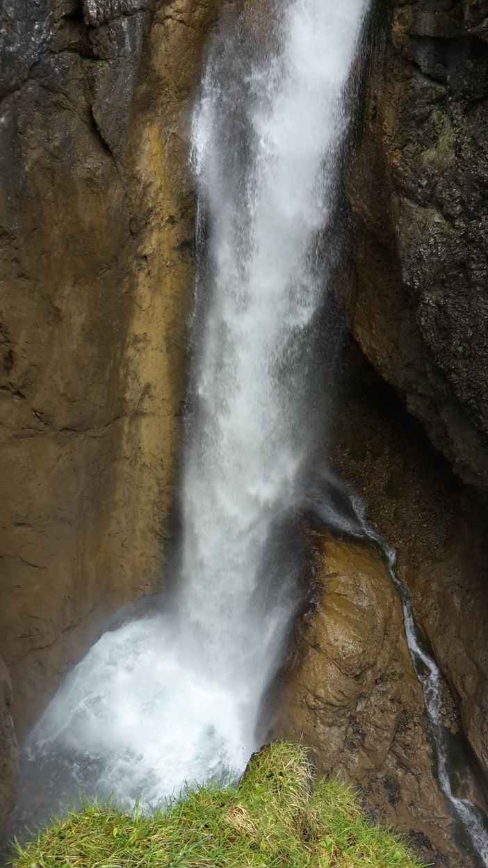 Wasserfall auf Wanderung