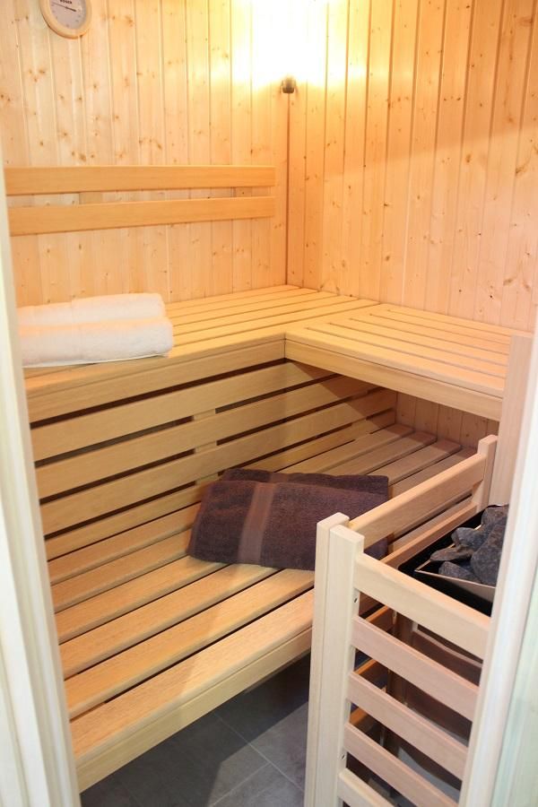 Sauna im Bad der Ferienwohnung