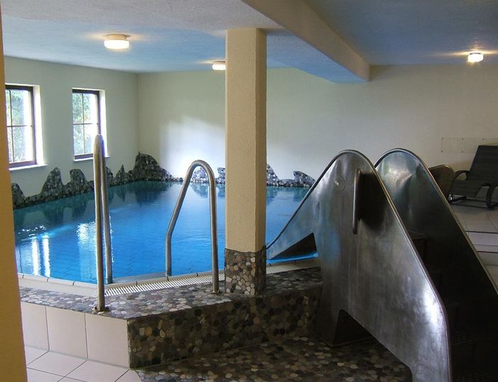 Schwimmbad1
