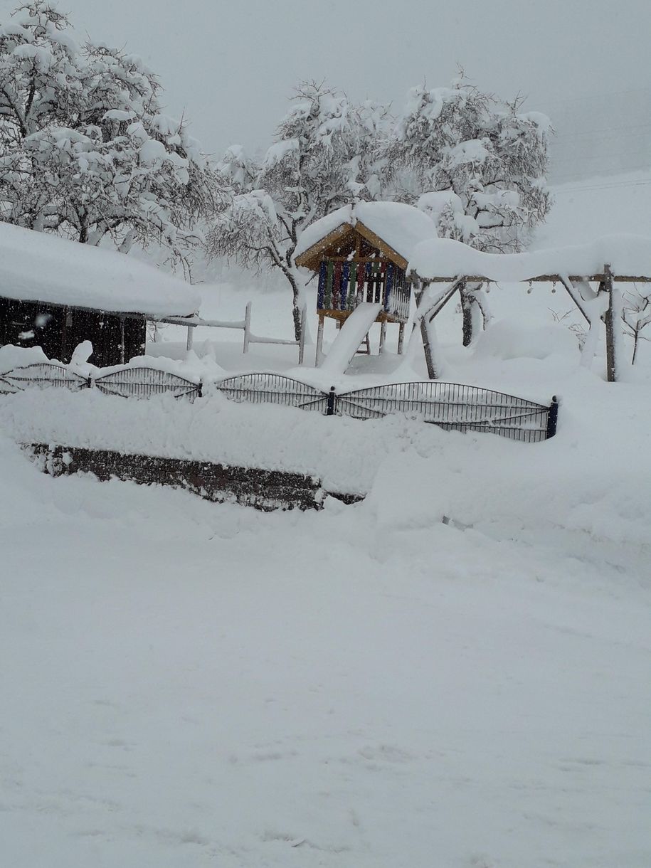 Spielplatz im Winter