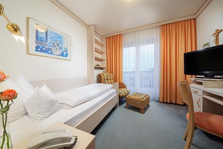 Zimmer Mittelflügel