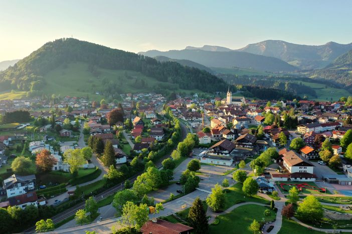 Oberstaufen mit Staufner Hausberg und Hochgrat