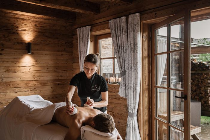 10_spa_chalet_allgaeu_bayern_alps_chaletdorf_pool