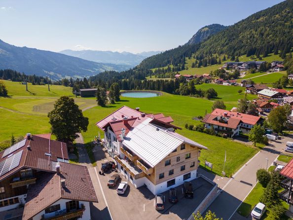 Außenansicht Sommer mit Talblick