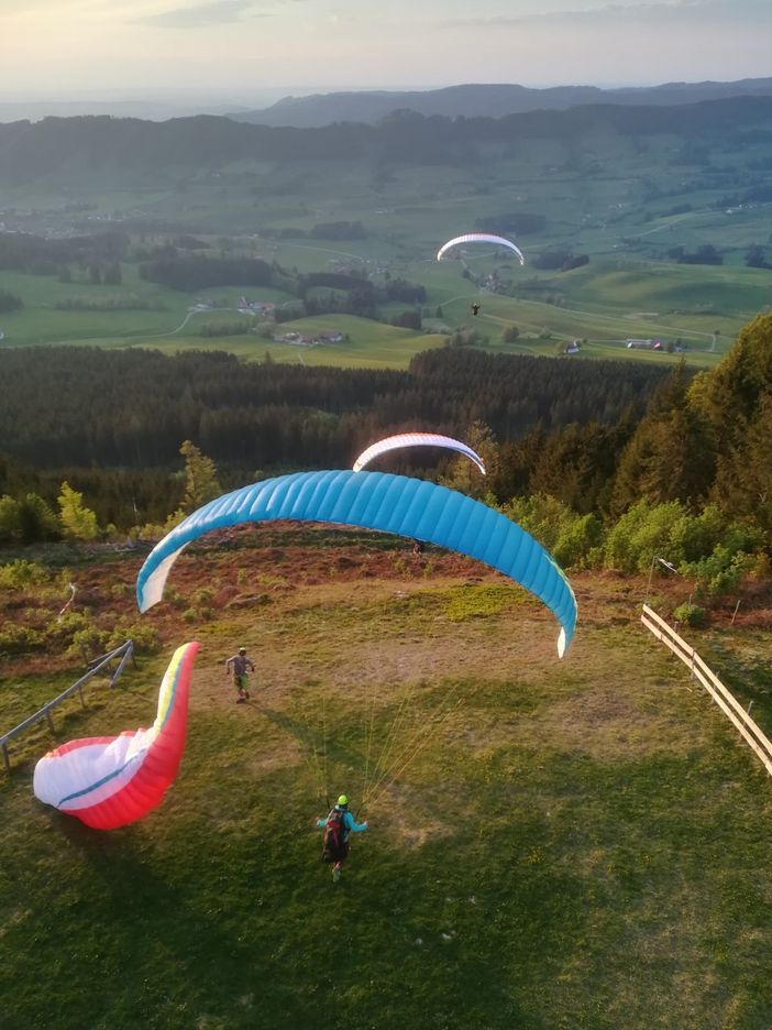 Gleitschirmflieger am Hauchenberg