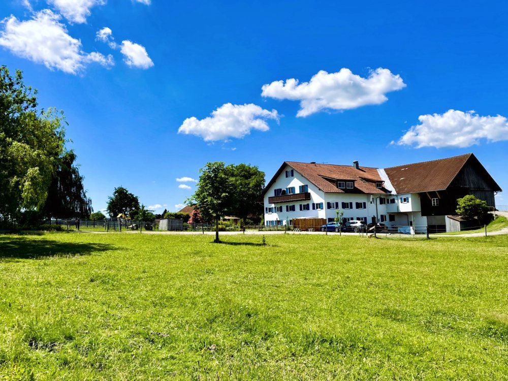 Hofansicht von Wiese