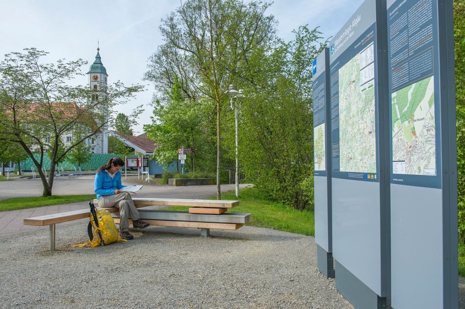 Start- und Willkommensplatz am Rosengarten