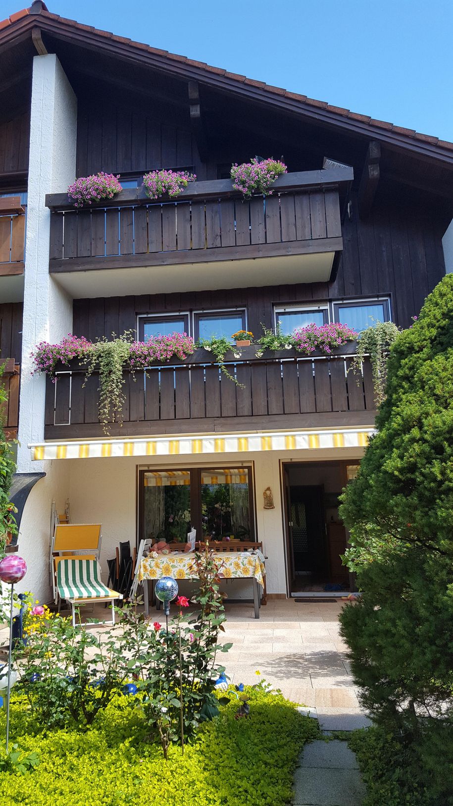 Sommerbild vom Haus