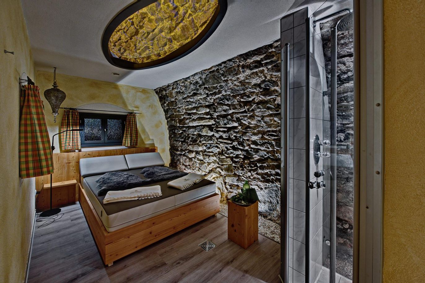 Königshof SPA "Felsengewölbe"