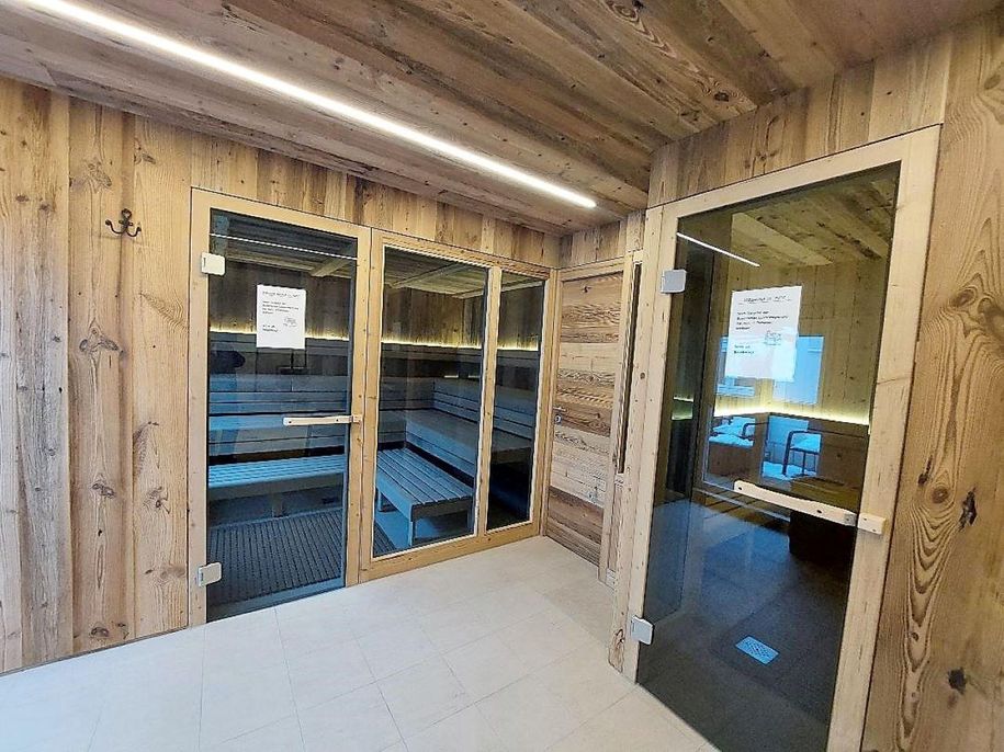 Saunabereich mit neuer 60°C Bio-Sauna
